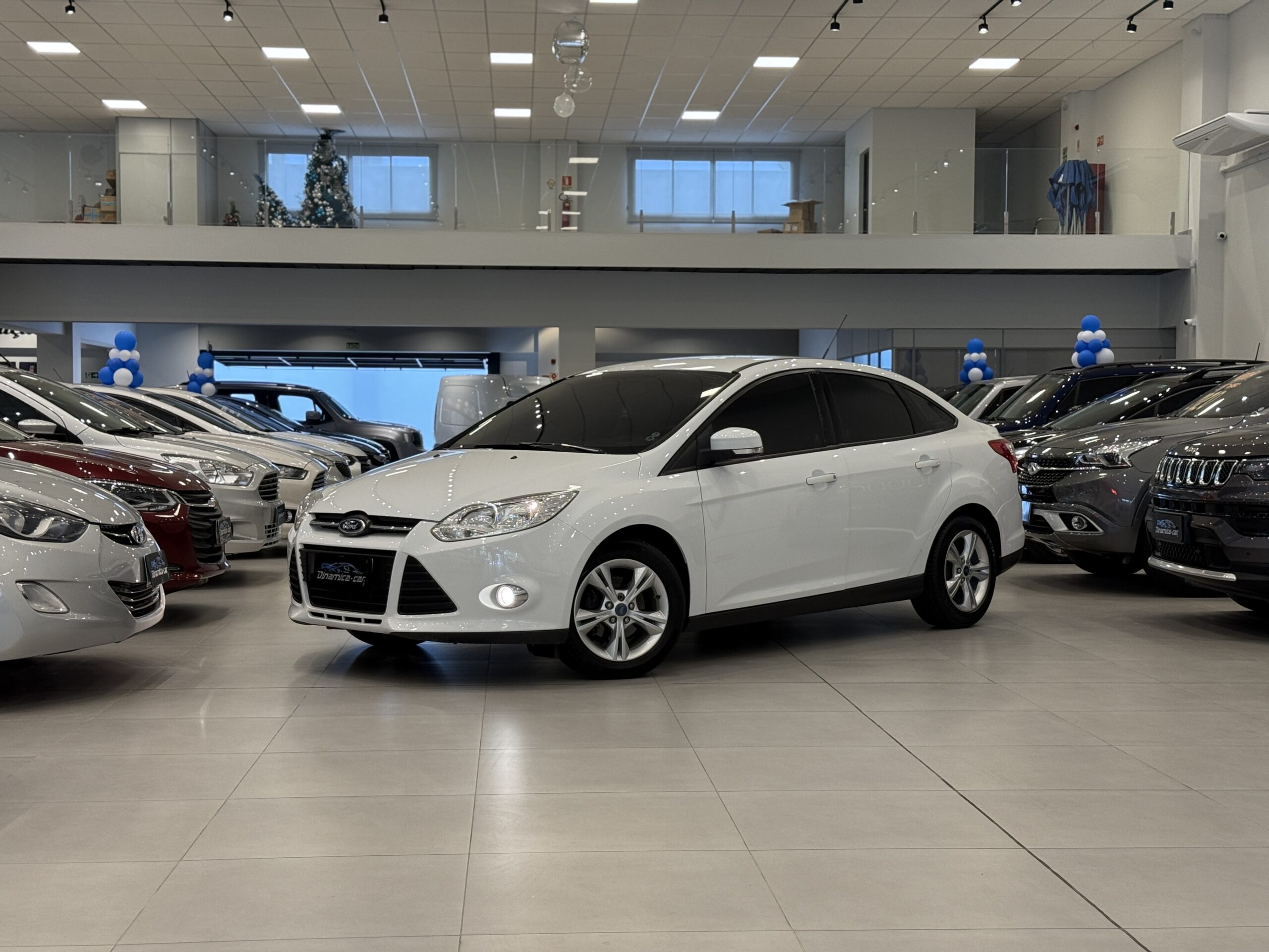 FORD-FOCUS SEDAN DINAMICA CAR