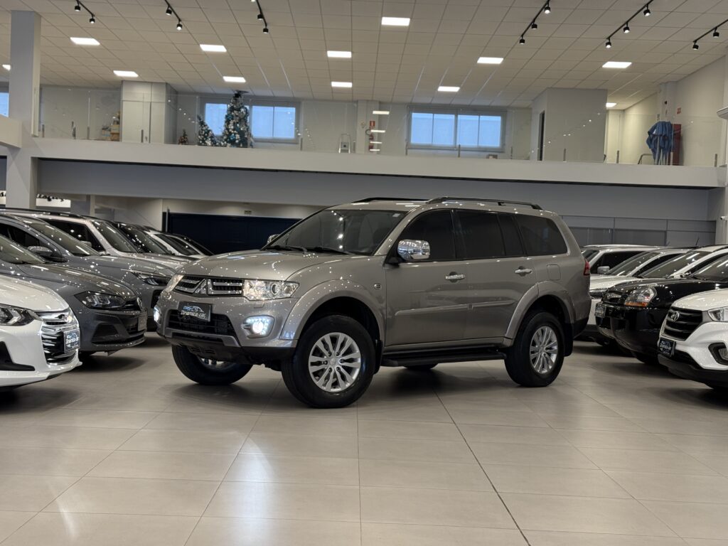 MITSUBISHI-PAJERO DAKAR DINAMICA CAR