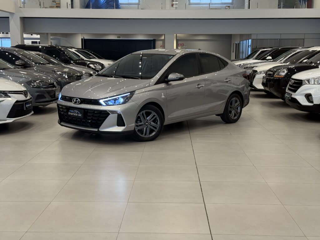 O HYUNDAI-HB20S COPA DO MUNDO CATAR 1.0 FLEX TB AUT,