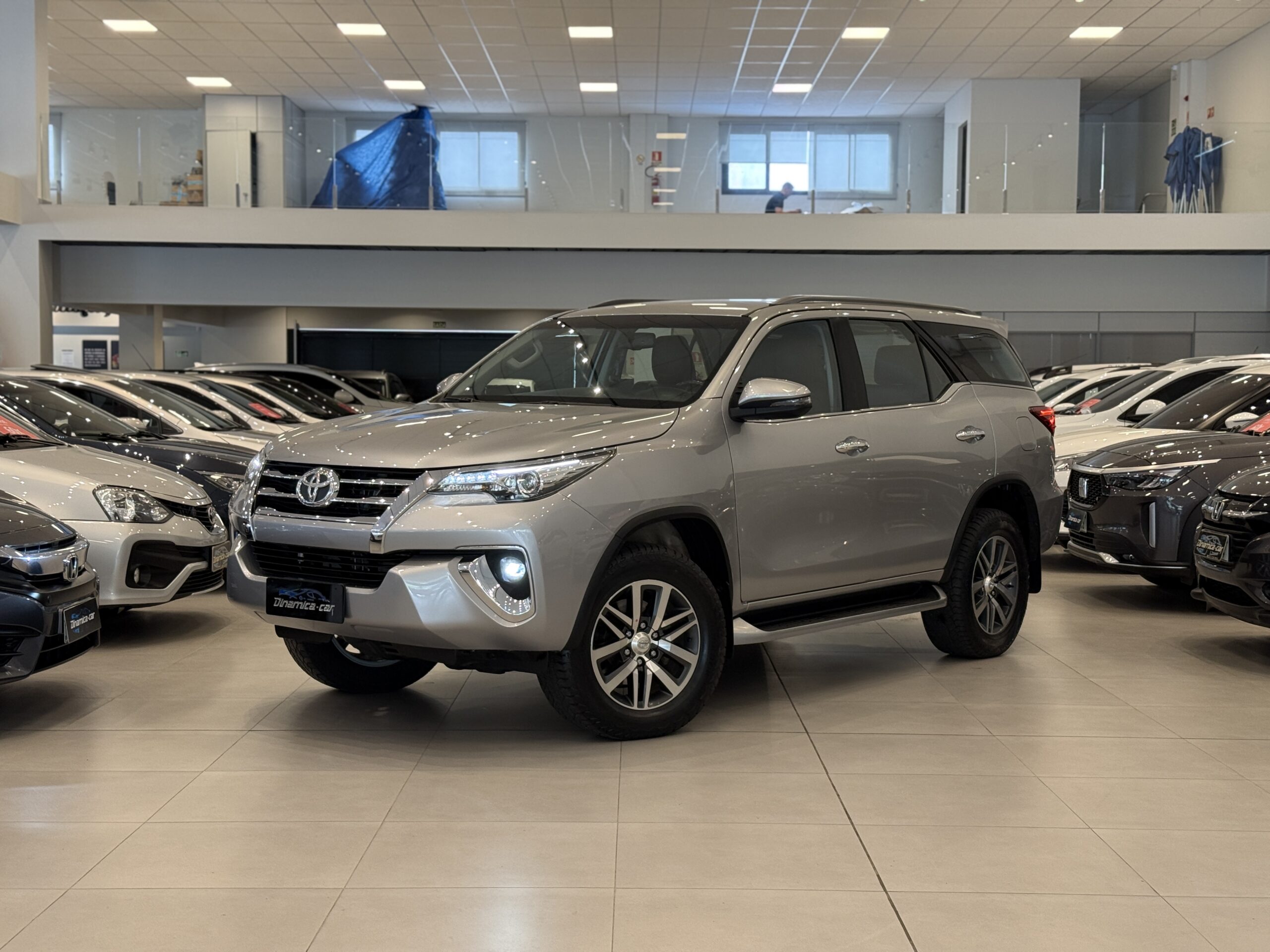TOYOTA-HILUX SW4 SRX DINAMICA CAR