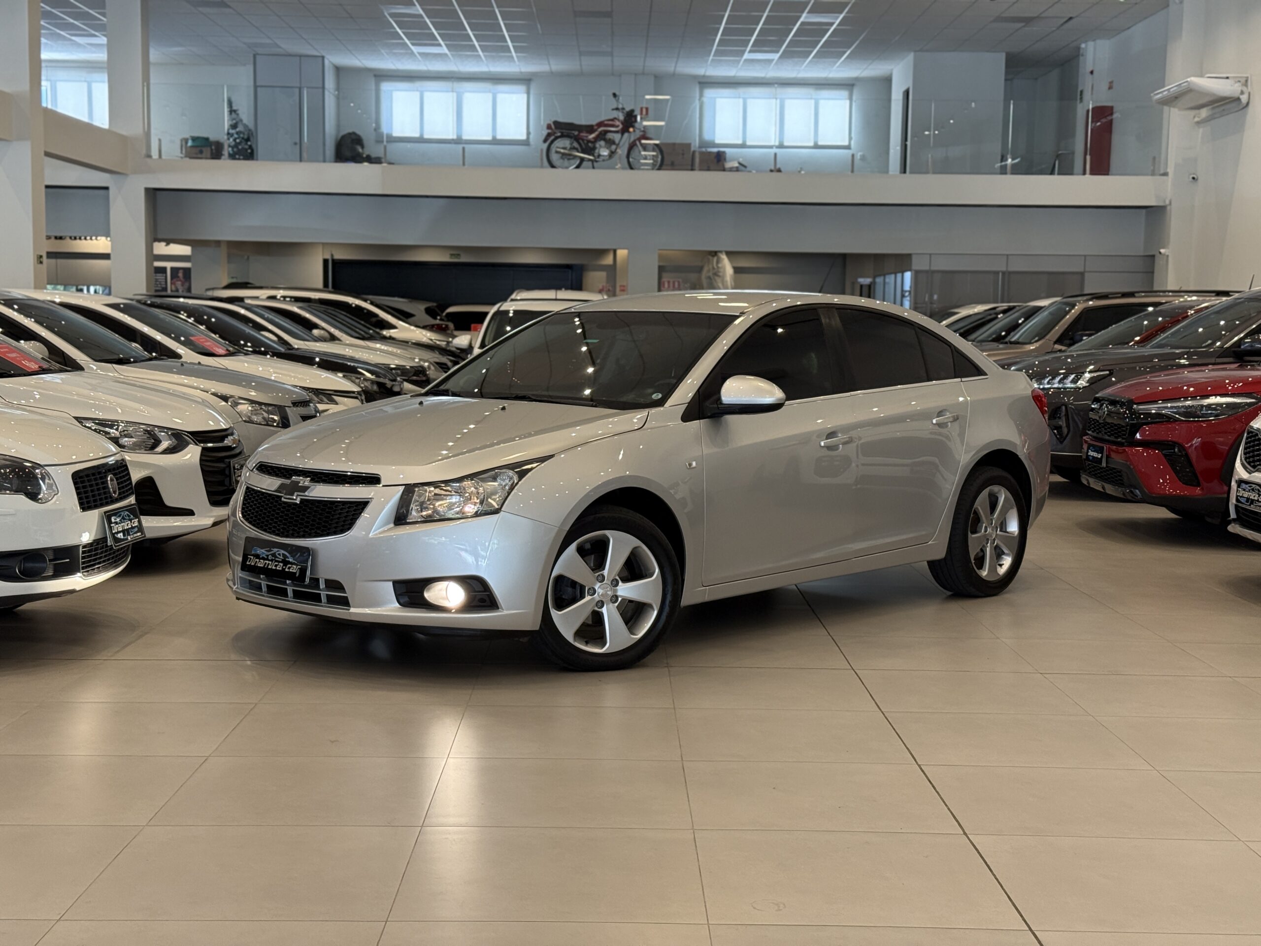 Exemplo de pesquisa: Chevrolet cruze, preto, 2020