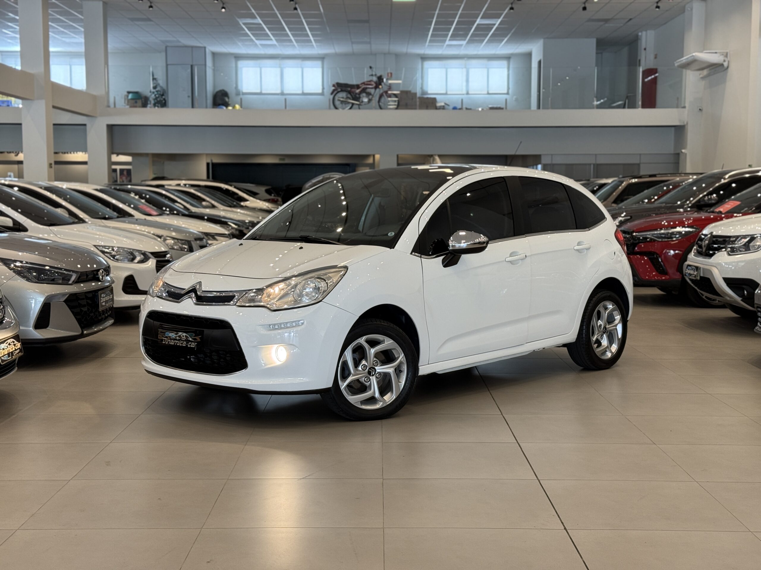 Exemplo de pesquisa: Chevrolet cruze, preto, 2020