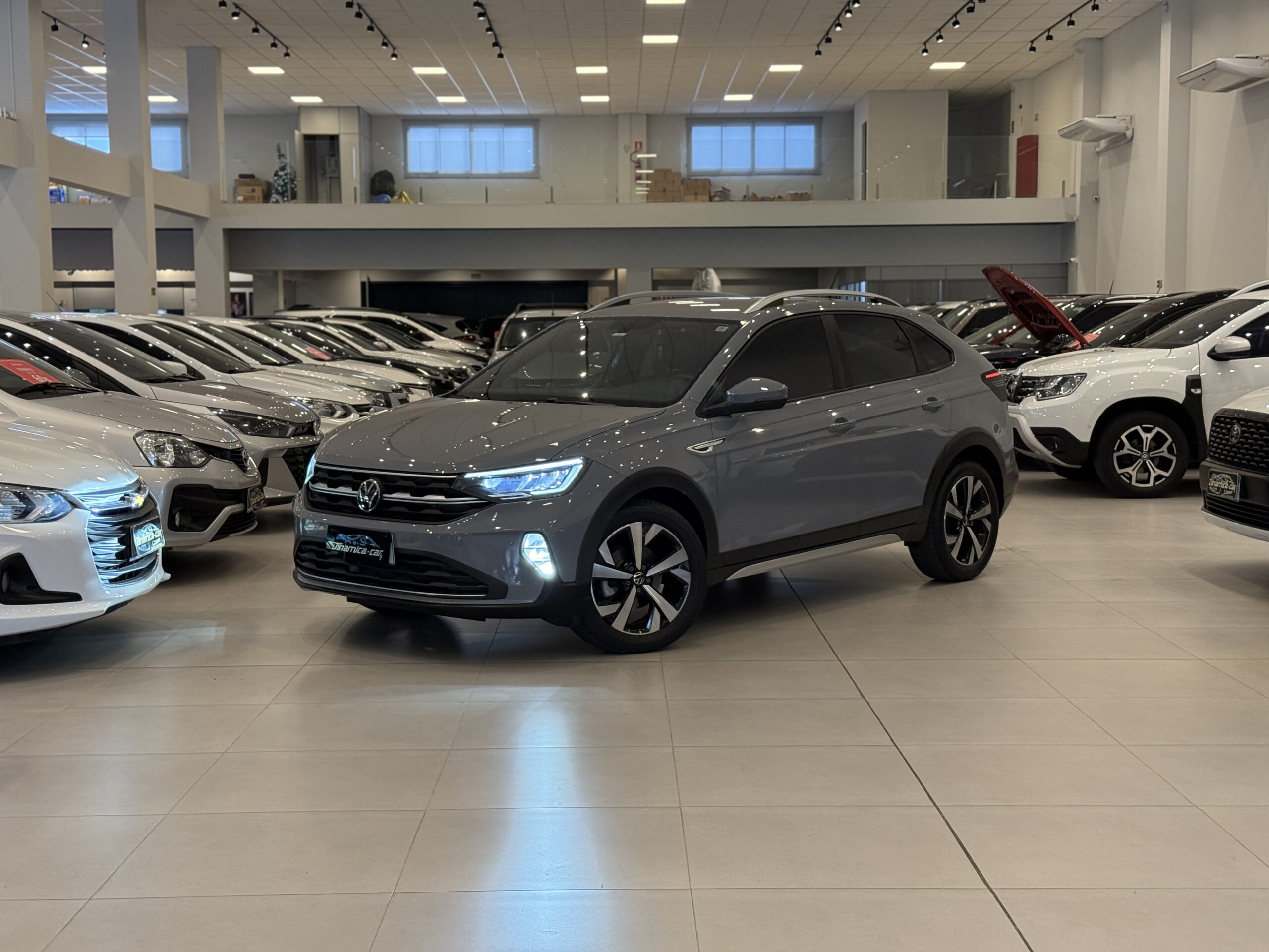 VOLKSWAGEN-NIVUS HIGHLINE DINAMICA CAR