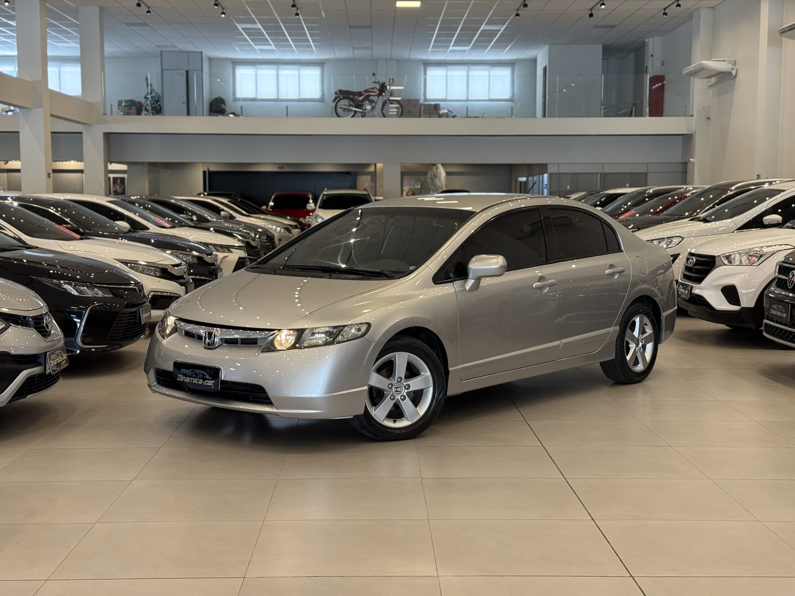 Exemplo de pesquisa: Chevrolet cruze, preto, 2020