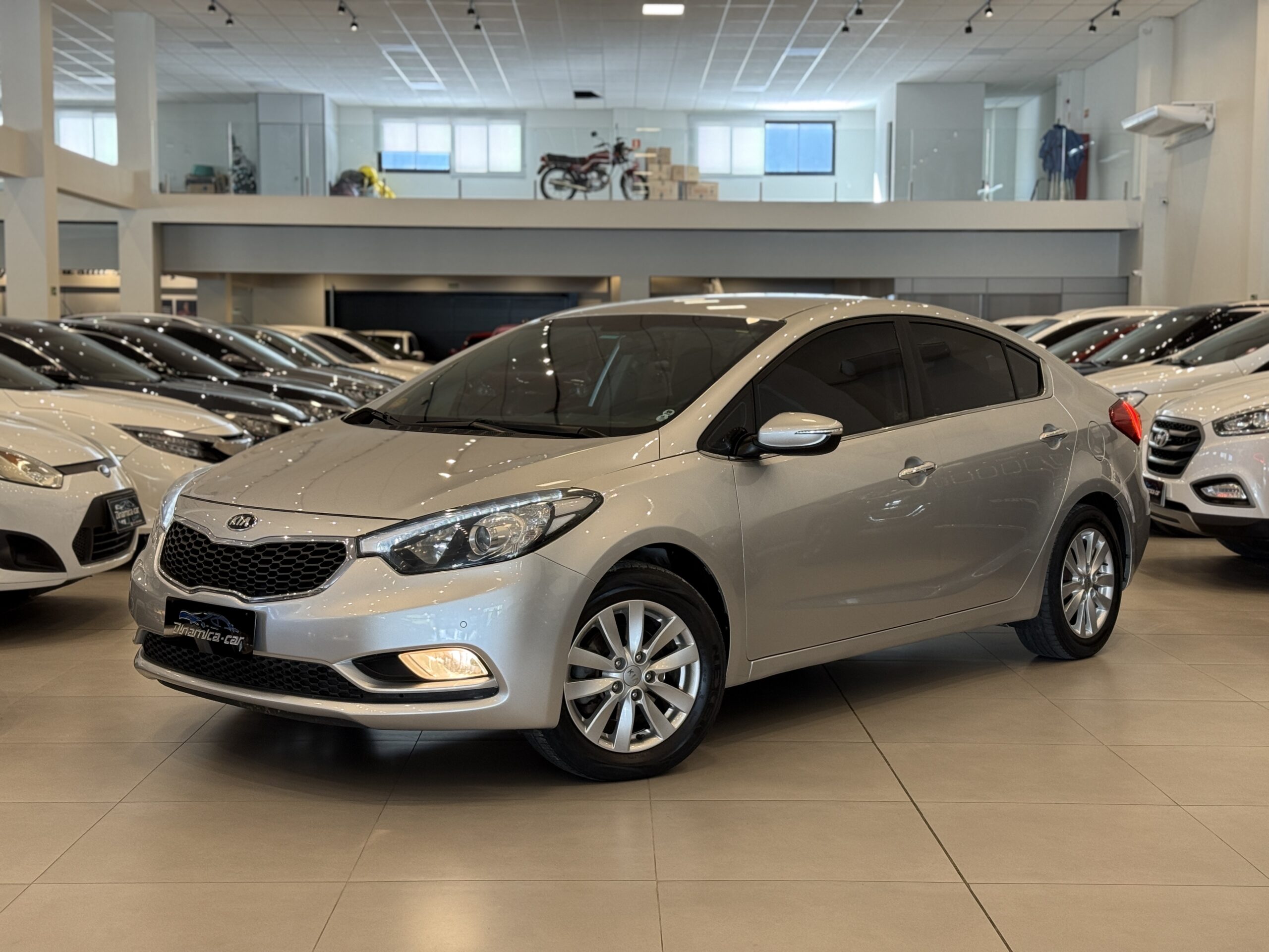 Exemplo de pesquisa: Chevrolet cruze, preto, 2020