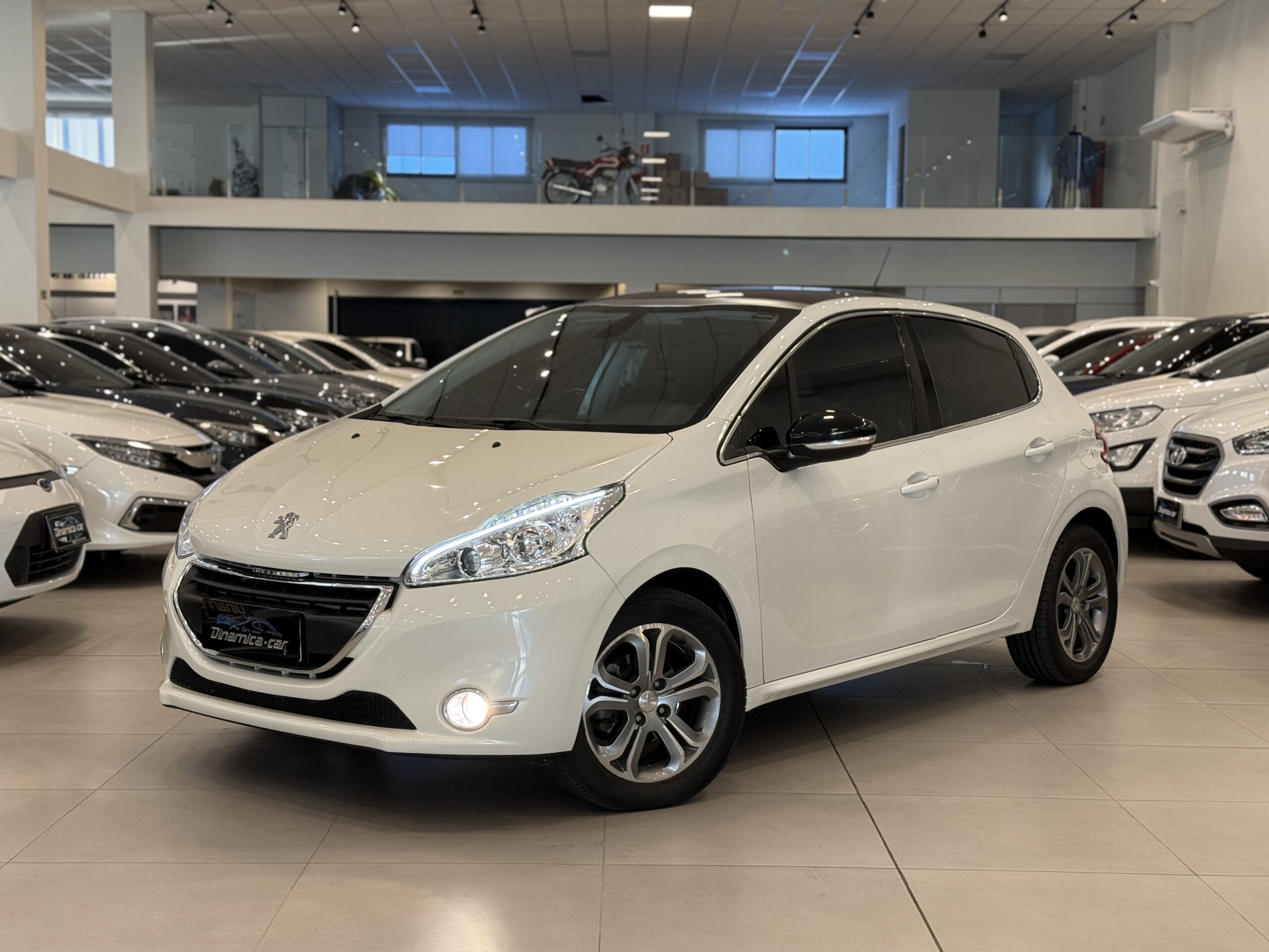 PEUGEOT-208 GRIFFE DINAMICA CAR