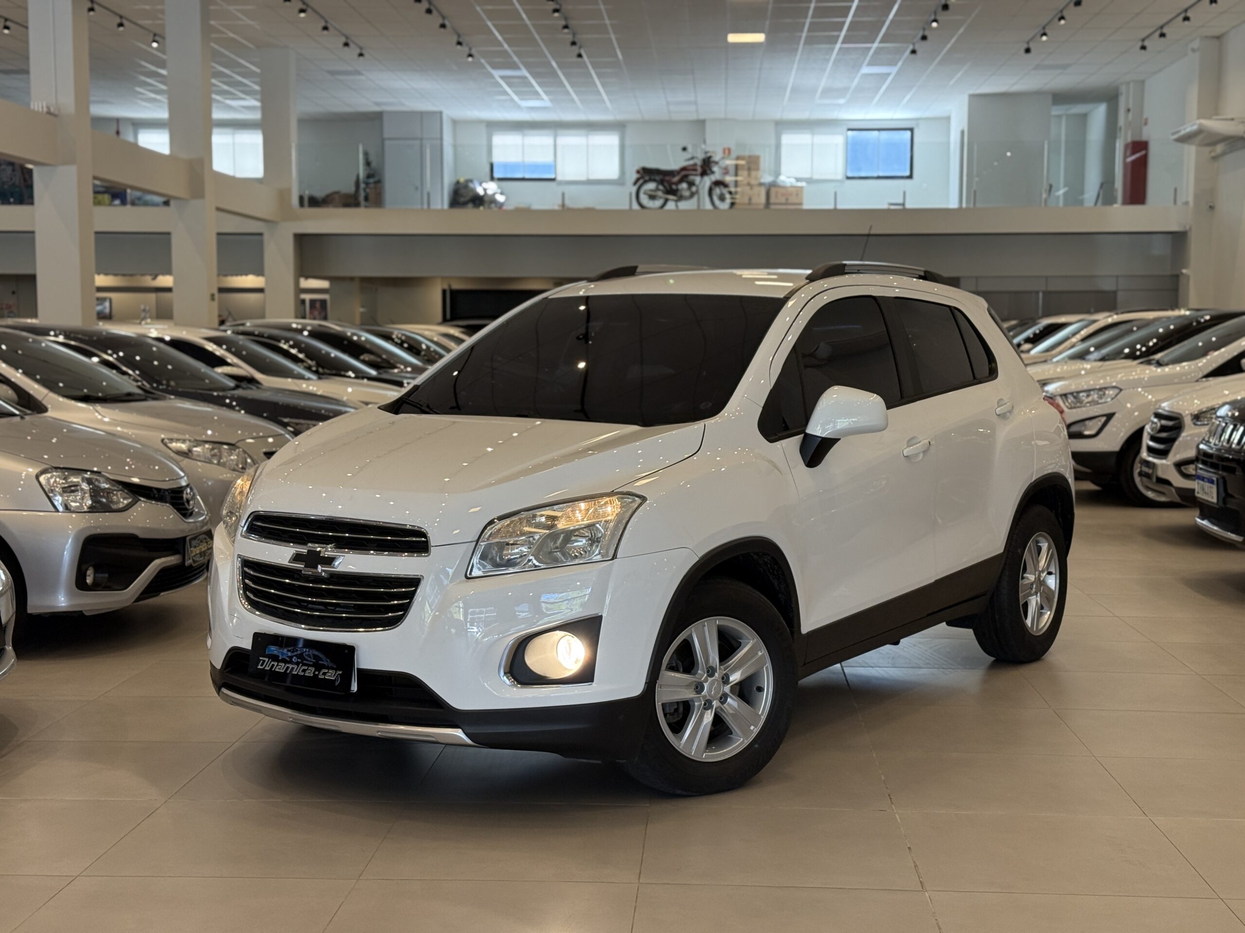 Exemplo de pesquisa: Chevrolet cruze, preto, 2020