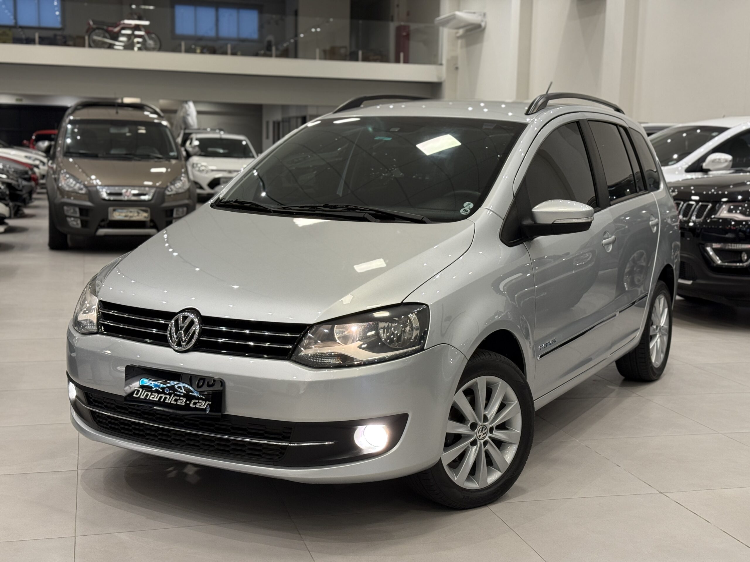 VOLKSWAGEN-SPACEFOX SPORTLINE DINAMICA CAR