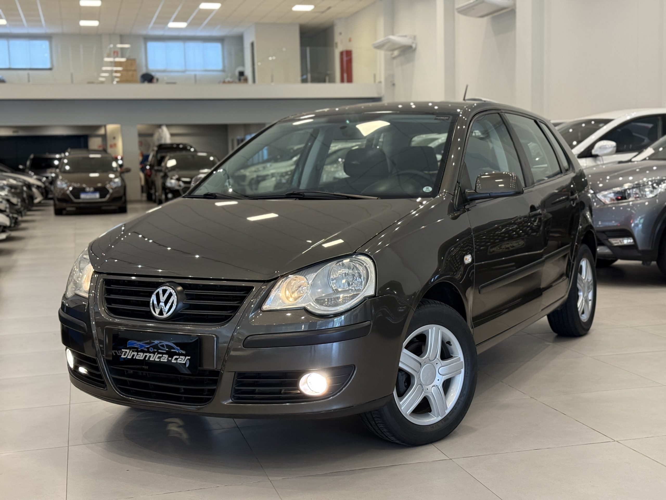 VOLKSWAGEN-POLO HATCH DINAMICA CAR