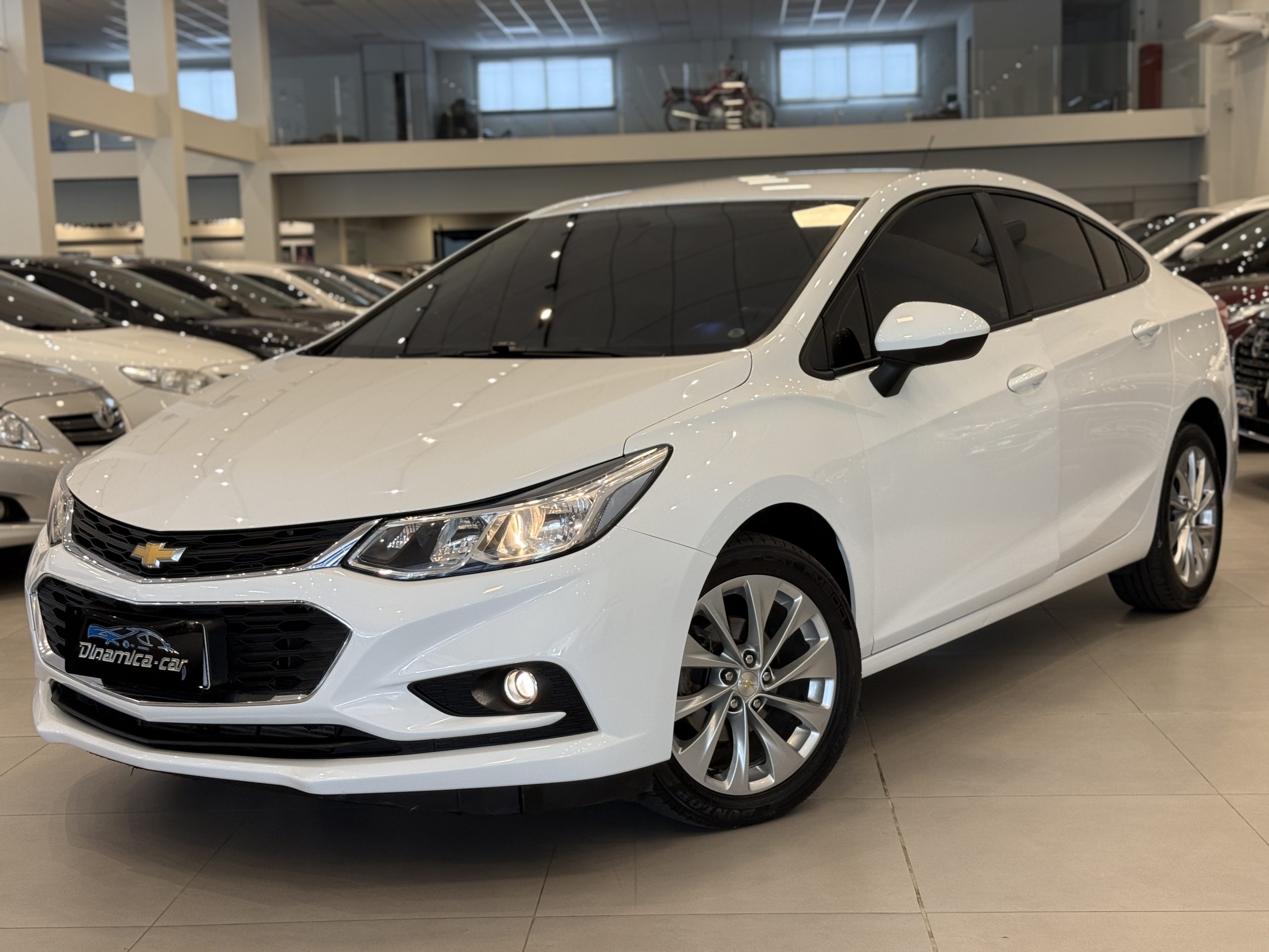 Exemplo de pesquisa: Chevrolet cruze, preto, 2020