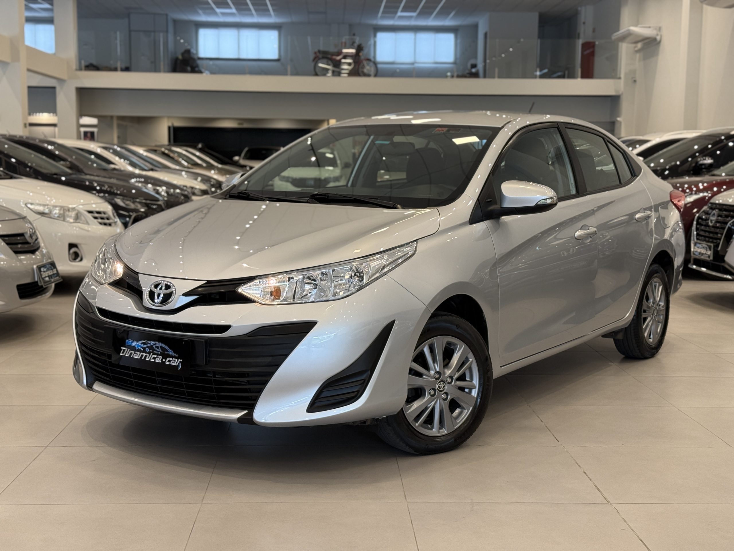 Exemplo de pesquisa: Chevrolet cruze, preto, 2020