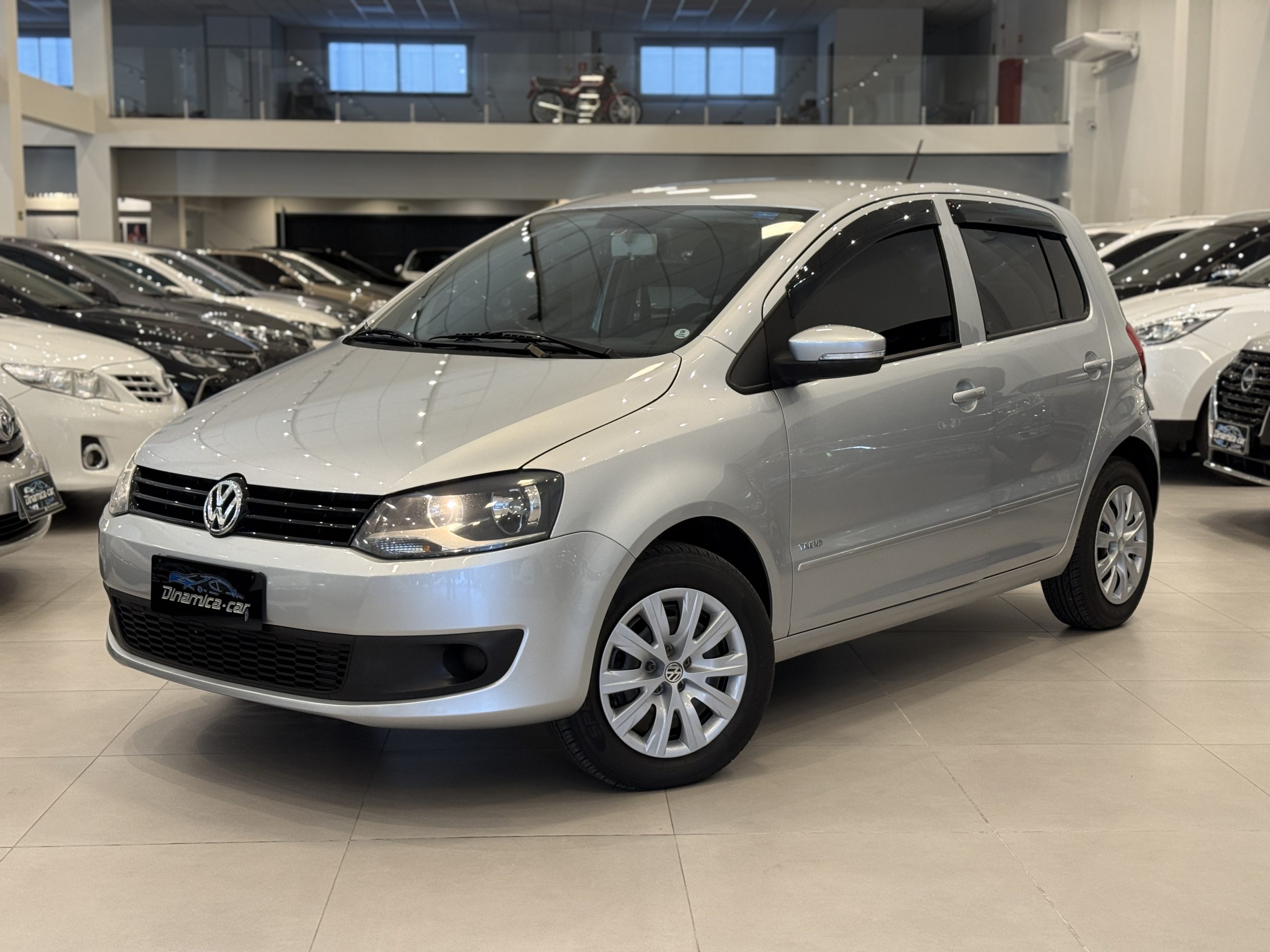 VOLKSWAGEN-FOX TREND DINAMICA CAR